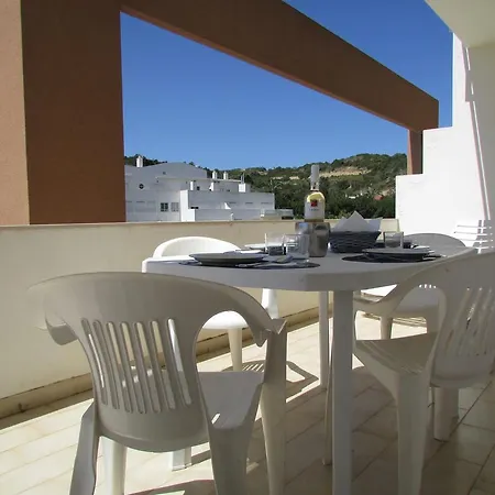 Between Beach And Downtown * Albufeira